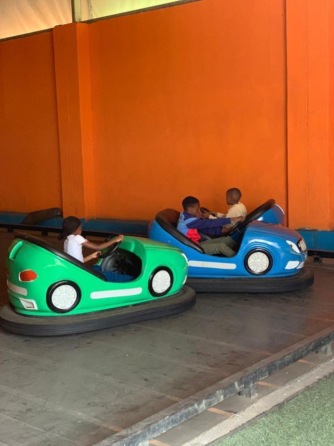 Ten Flags Theme Park Kroondal Dış mekan fotoğraf